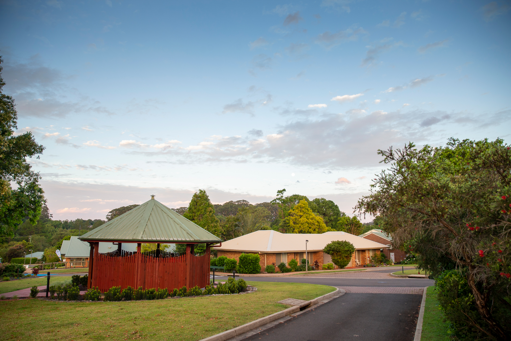 Palmwoods Garden Village patio